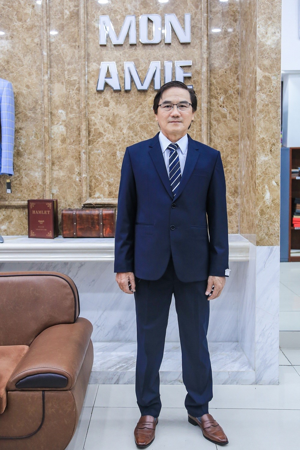 BỘ SUIT SUI GIA 2 NÚT MÀU XANH ĐEN